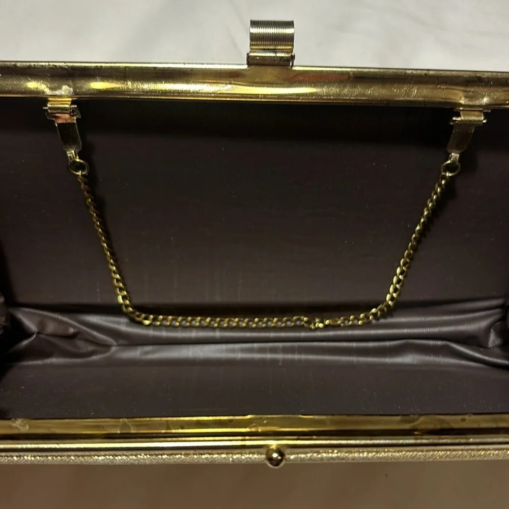Vintage Retro Gold Clutch Bag with Metal Clasp and Chain Handbag Purse - Picture 6 of 8